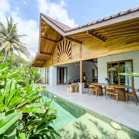Villa Mariposa: Holiday Dream. New Listing Offers